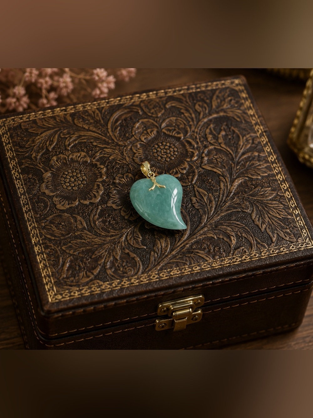 Elegant jade Heart Pendant